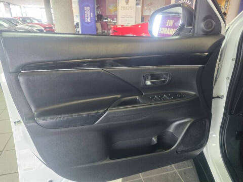 2019 Mitsubishi Outlander SE