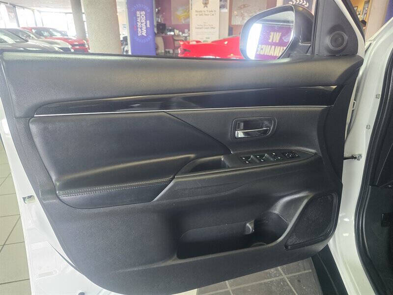 2019 Mitsubishi Outlander SE