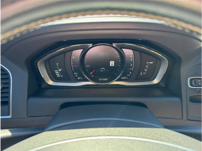 2017 Volvo XC60 T6 R-Design