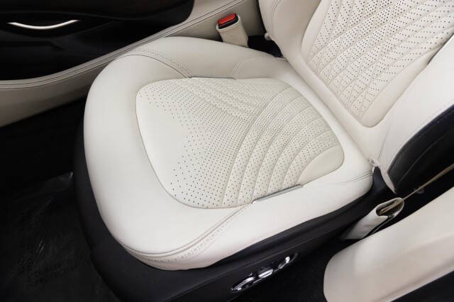 2021 Aston Martin DBX