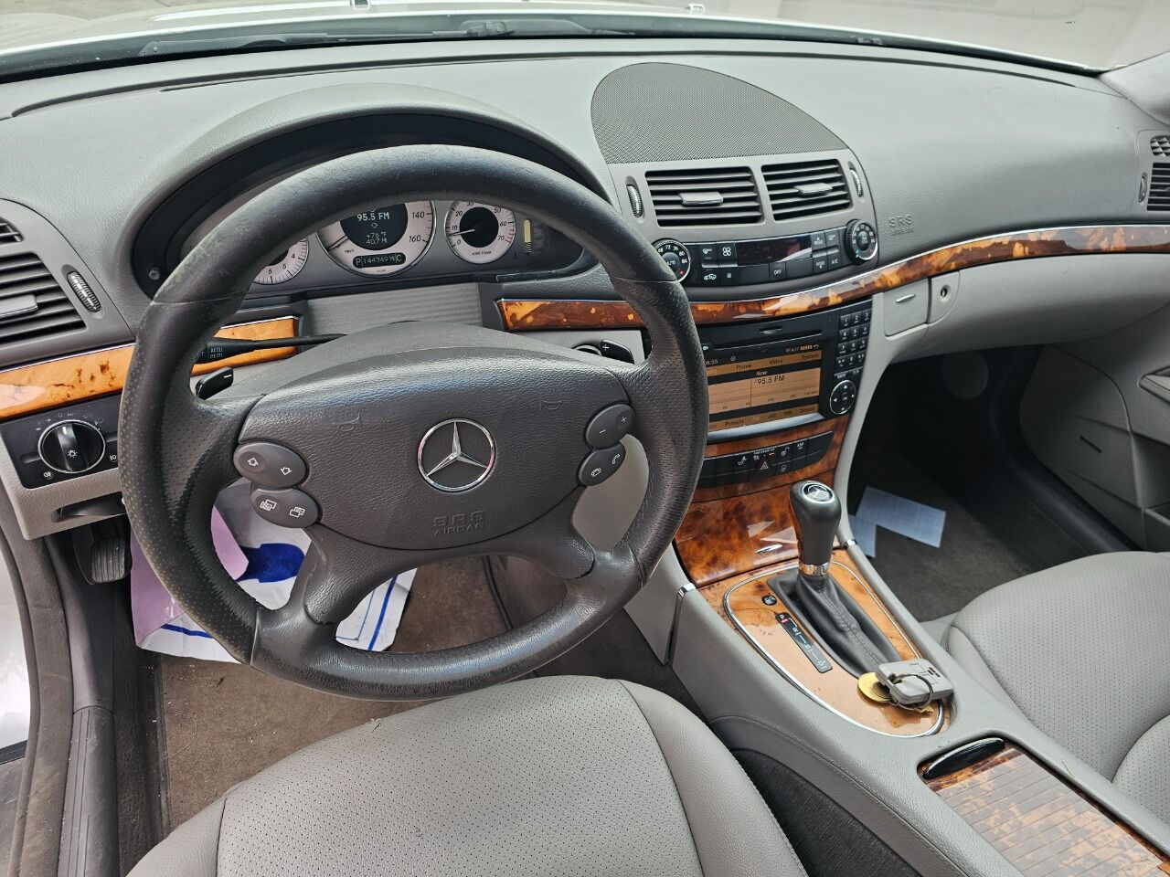 2009 Mercedes-Benz E-Class 2