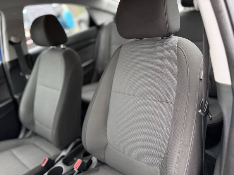 2020 Hyundai Accent SE