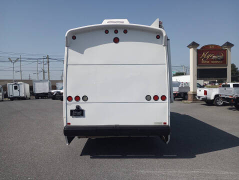 2014 Freightliner M2 106