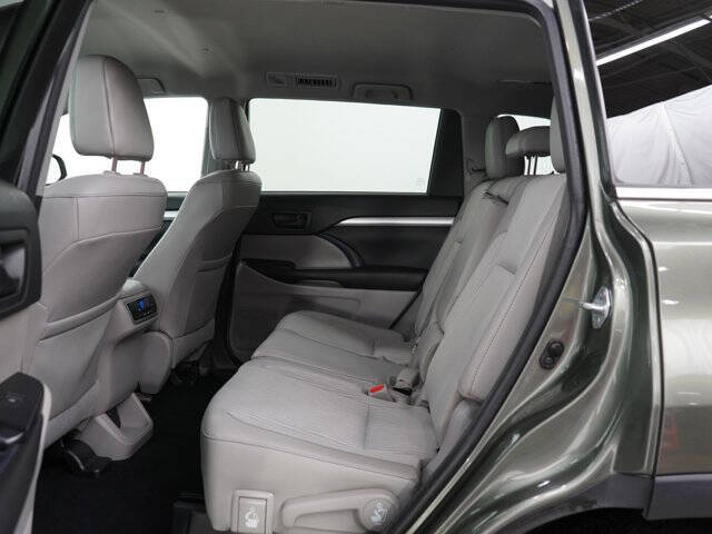 2017 Toyota Highlander LE Plus