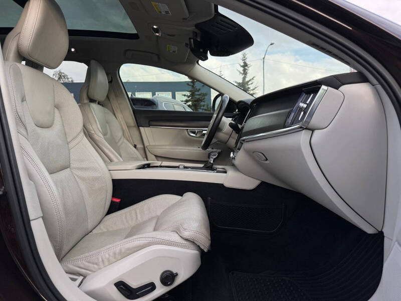 2018 Volvo V90 Cross Country T6