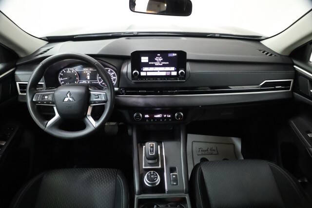 2022 Mitsubishi Outlander ES