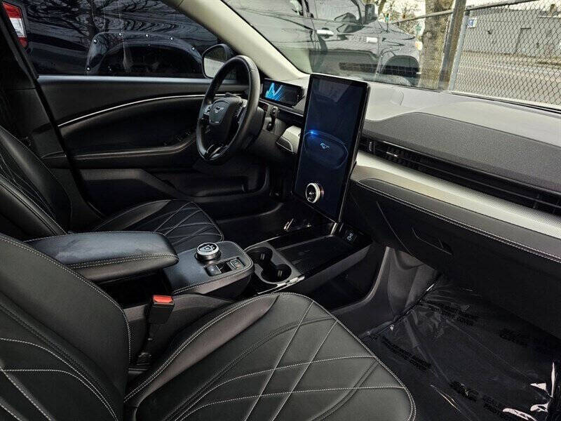 2023 Ford Mustang Mach-E Select