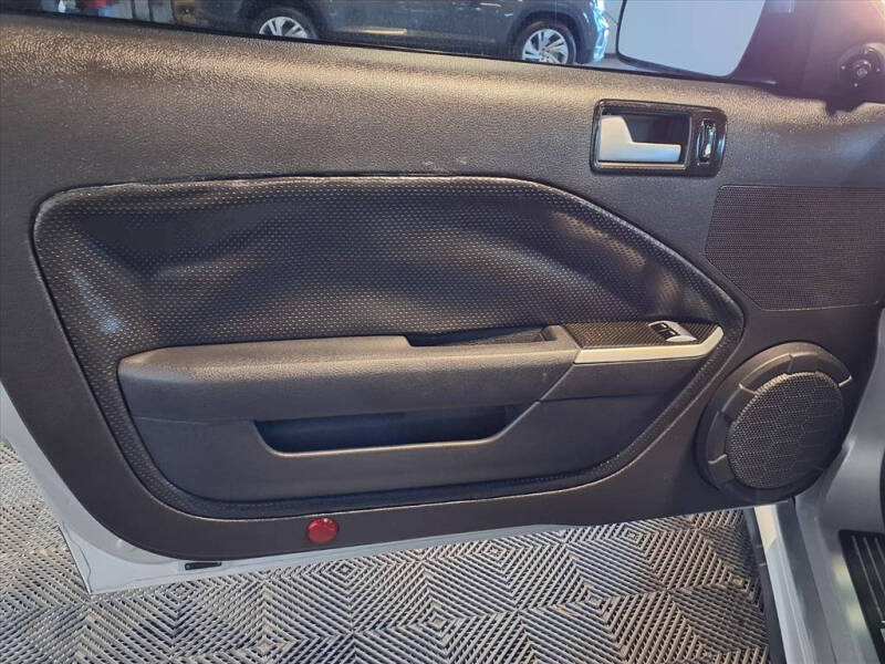 2005 Ford Mustang GT Premium