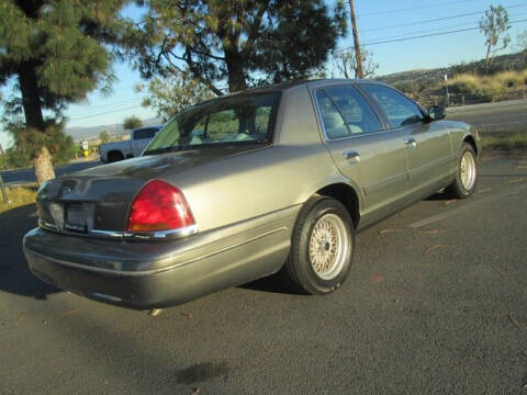 2000 Ford Crown Victoria LX