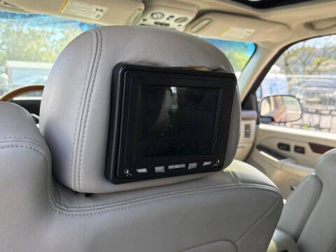 2003 Cadillac Escalade