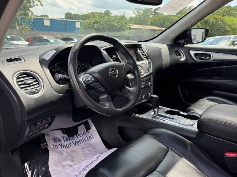 2017 Nissan Pathfinder SV