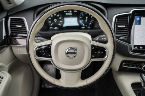 2017 Volvo XC90 T5 Momentum