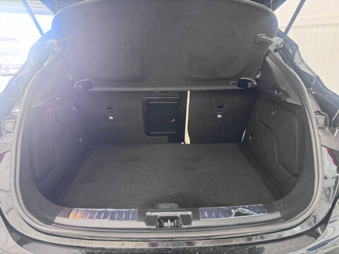 2017 Infiniti QX30 Premium