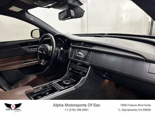 2016 Jaguar XF R-Sport