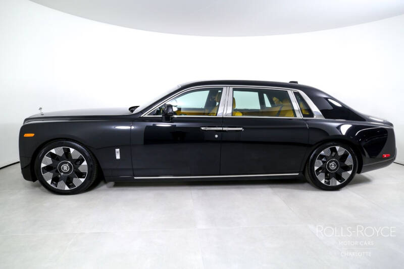 2024 Rolls-Royce Phantom EWB