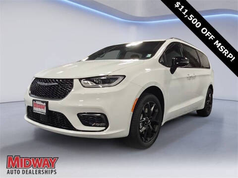 2024 Chrysler Pacifica for sale at MIDWAY CHRYSLER DODGE JEEP RAM in Kearney NE