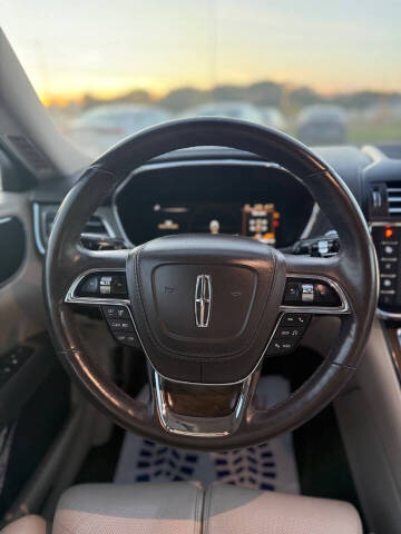 2017 Lincoln Continental Select