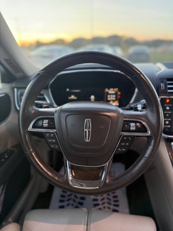 2017 Lincoln Continental Select