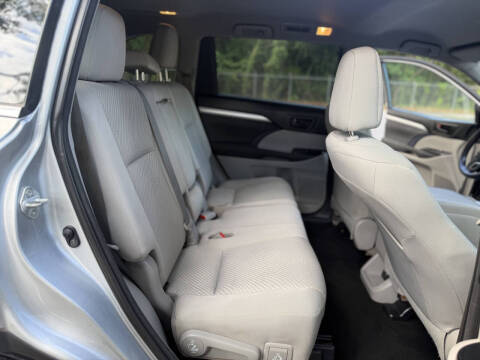 2017 Toyota Highlander LE