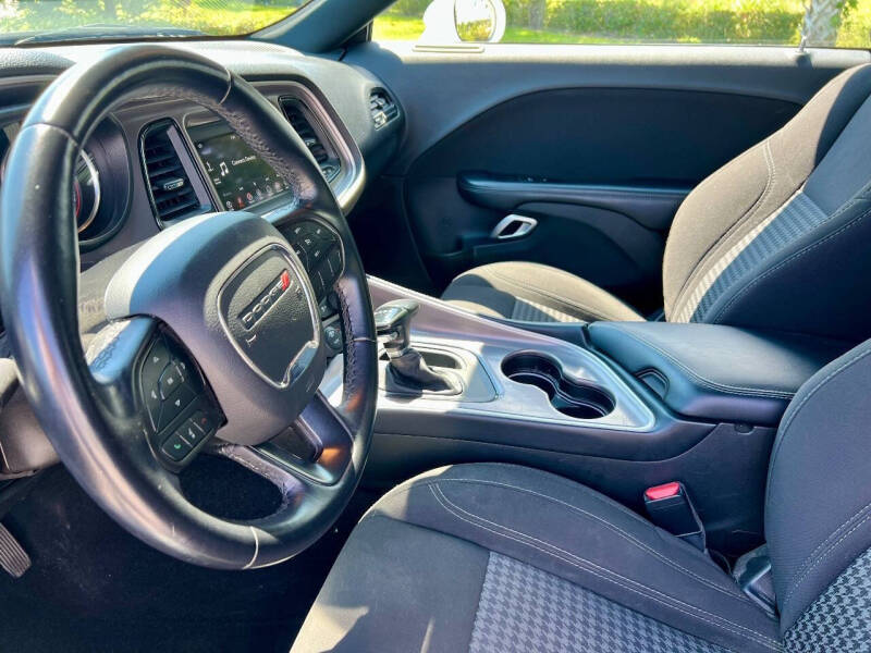 2022 Dodge Challenger SXT