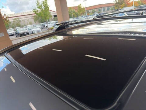 2023 Toyota Highlander Hybrid Platinum