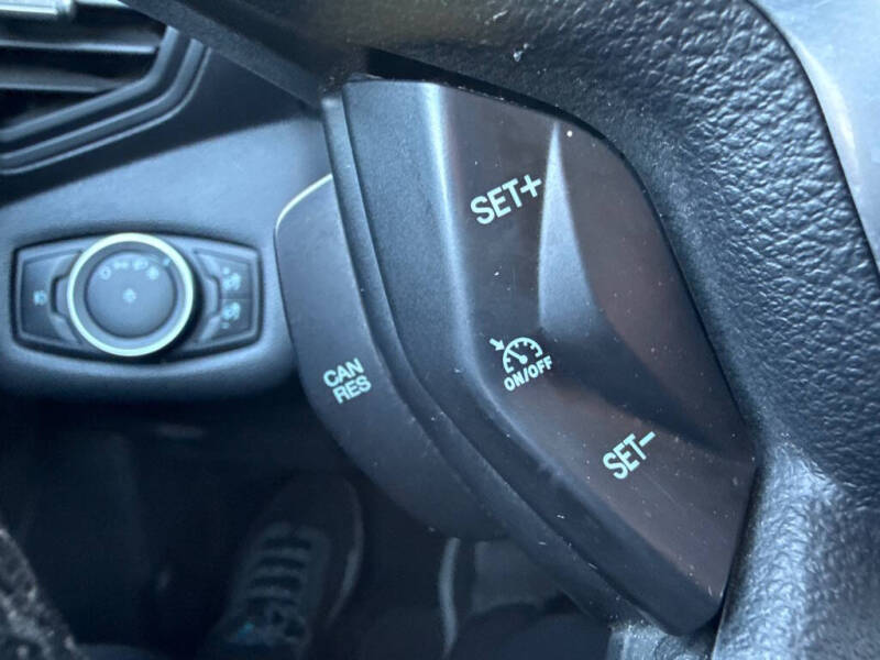 2017 Ford C-MAX Energi Titanium
