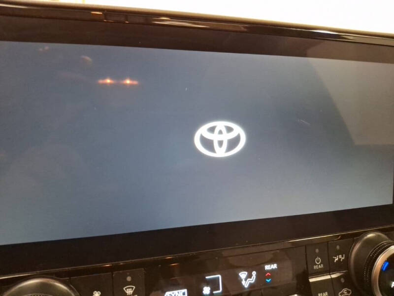 2023 Toyota Highlander Hybrid Bronze Edition