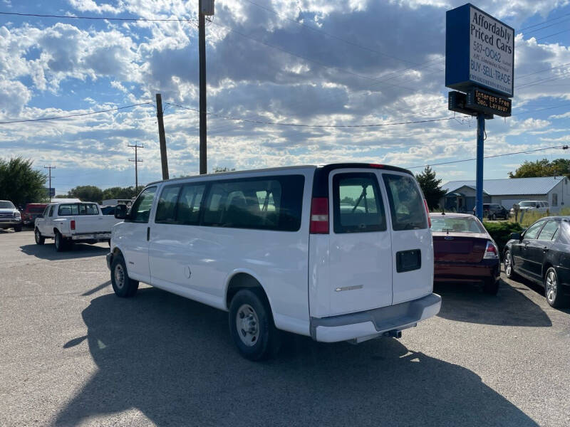 2004 Chevrolet Express Cargo Base photo 5