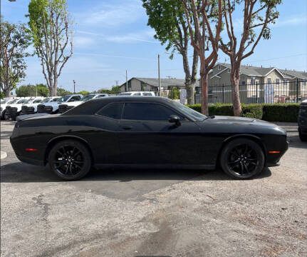 2017 Dodge Challenger SXT