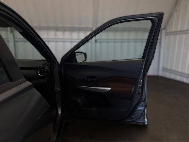 2020 Nissan Kicks SR