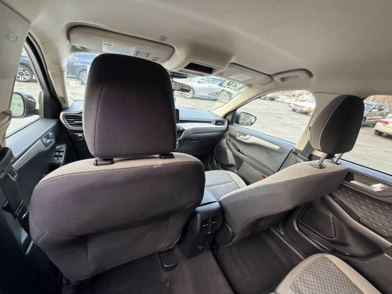 2020 Ford Escape SE