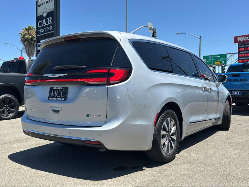 2022 Chrysler Pacifica Hybrid Limited
