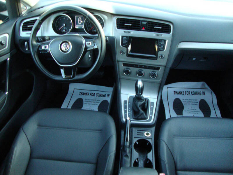 2015 Volkswagen Golf TSI SE