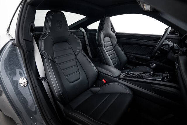 2024 Porsche 911 Carrera 4 GTS