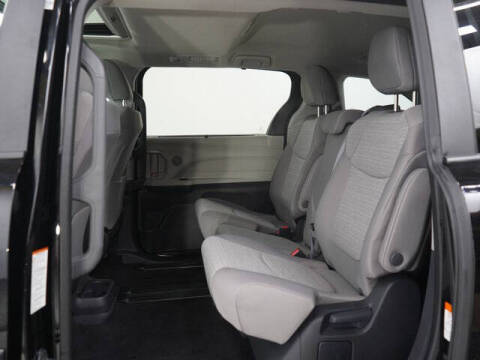 2024 Toyota Sienna LE 8-Passenger