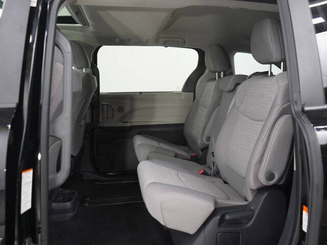 2024 Toyota Sienna LE 8-Passenger