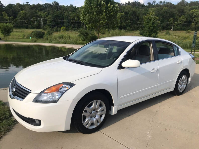 2009 Nissan Altima for sale at IMPORT CAR STUDIO in West Chester OH