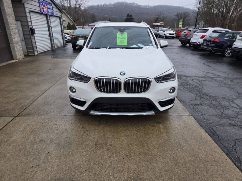 2017 BMW X1 28i photo 3