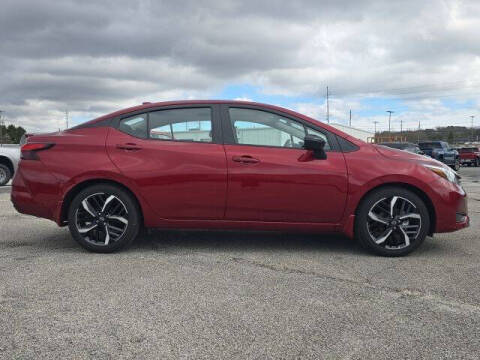 2025 Nissan Versa SR