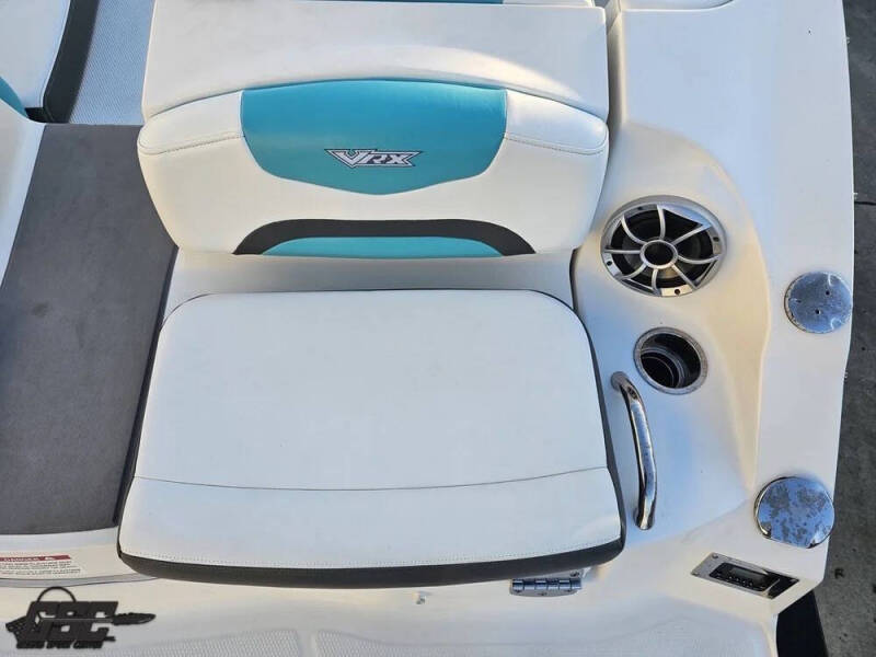 2016 Chaparral 243