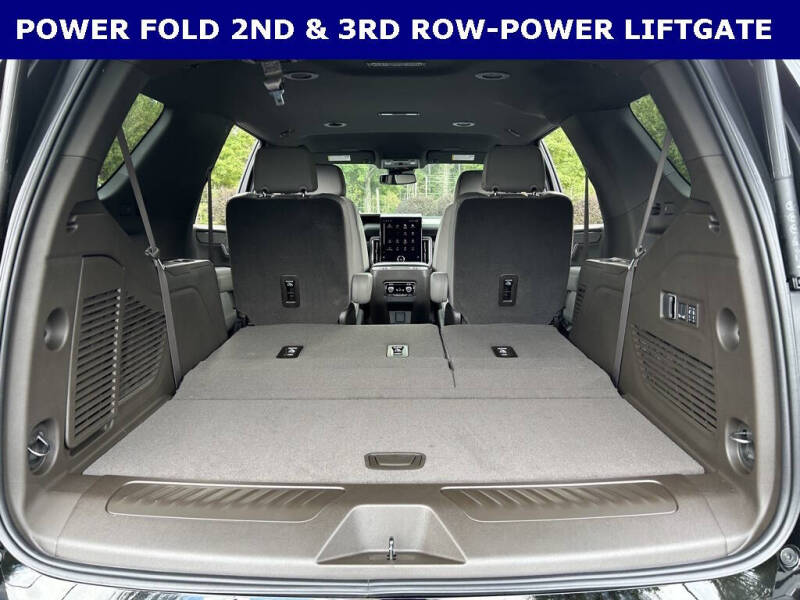 2025 GMC Yukon Elevation