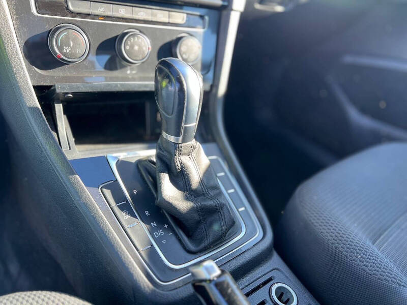 2019 Volkswagen Golf S