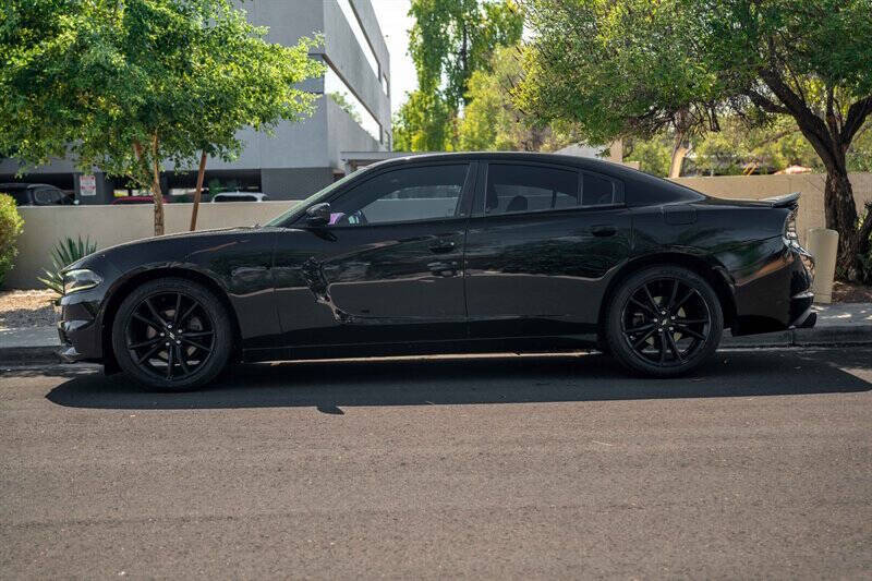 2017 Dodge Charger SE