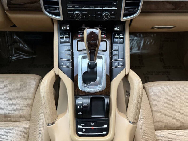 2014 Porsche Cayenne Platinum