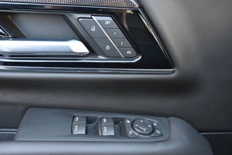 2025 GMC Yukon Elevation