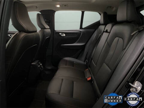 2025 Volvo XC40 B5 Plus Bright Theme