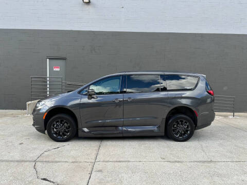 2021 Chrysler Pacifica Touring