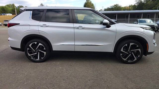 2022 Mitsubishi Outlander SE