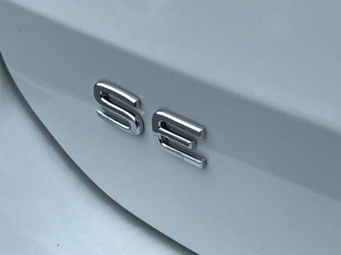 2025 Volkswagen Taos SE 4Motion