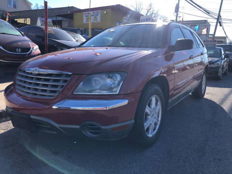 2006 Chrysler Pacifica for sale at Deleon Mich Auto Sales in Yonkers NY